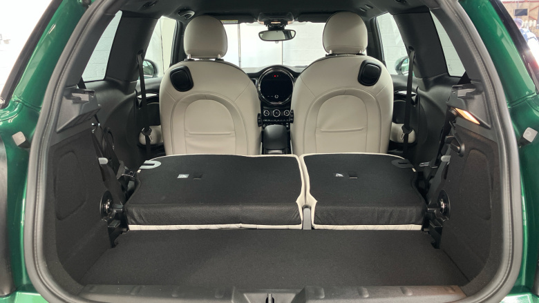 MINI Hatchback 1.5 Cooper Exclusive 3dr Auto Petrol Hatchback